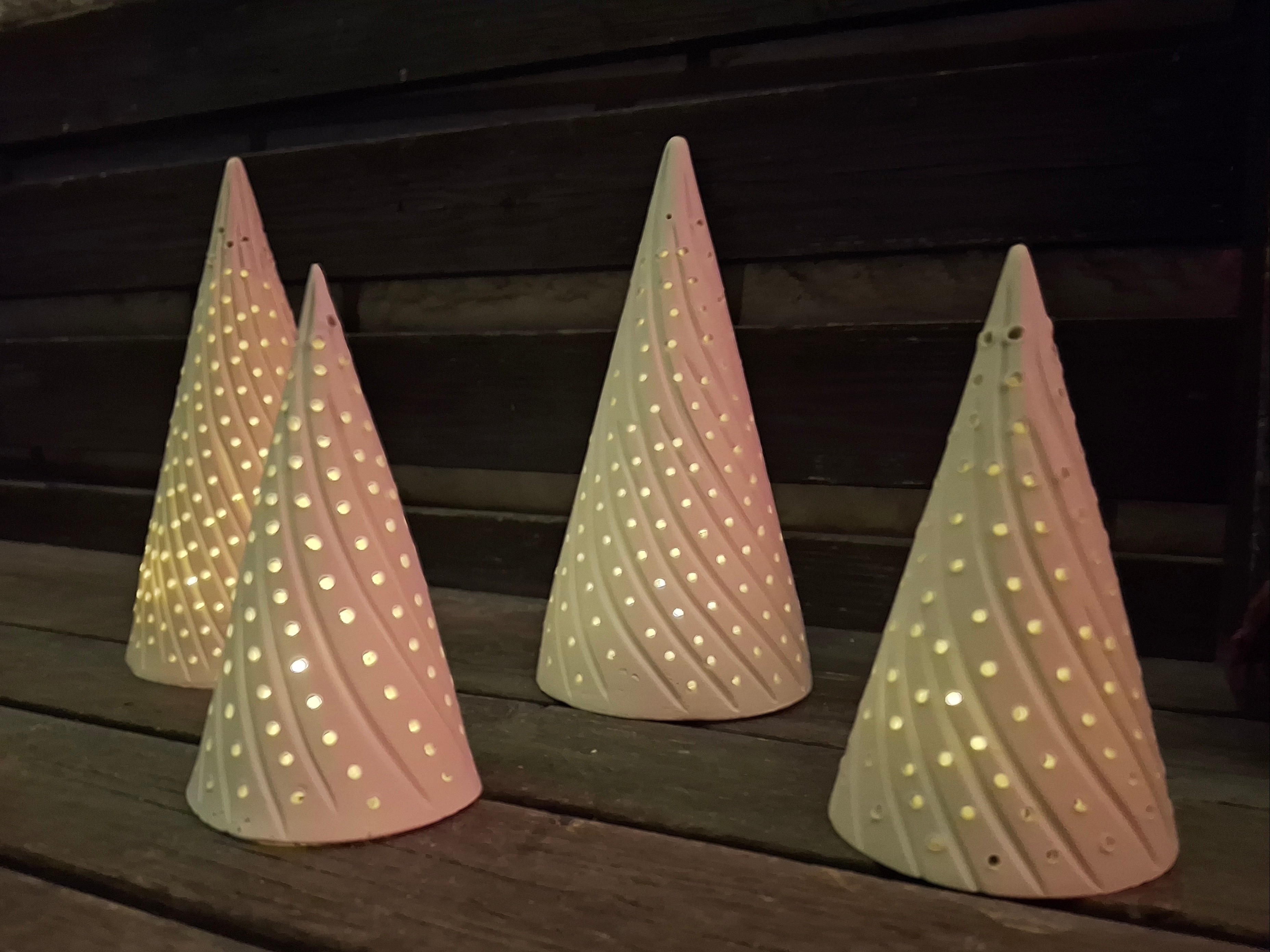 Weihnachtsbaum, Lichtkegel, 16 cm hoch